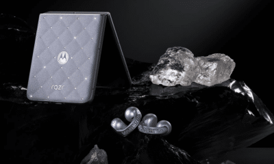 Modelo é o Motorola Razr 60 em edição limitada. Foto: Divulgação