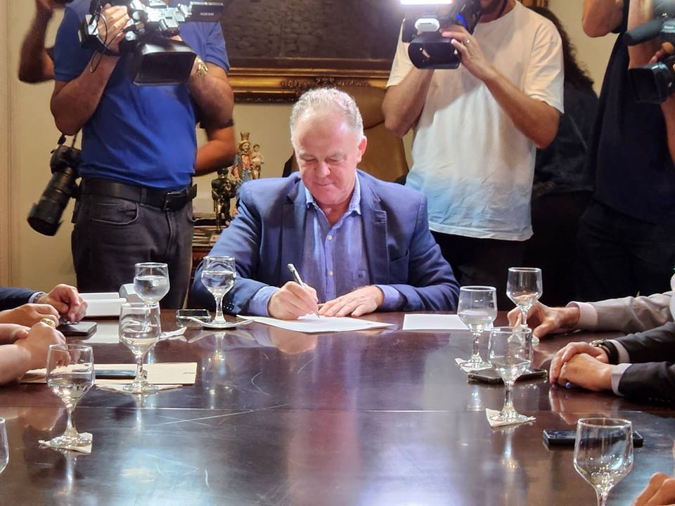 Renato Casagrande é o governador do ES