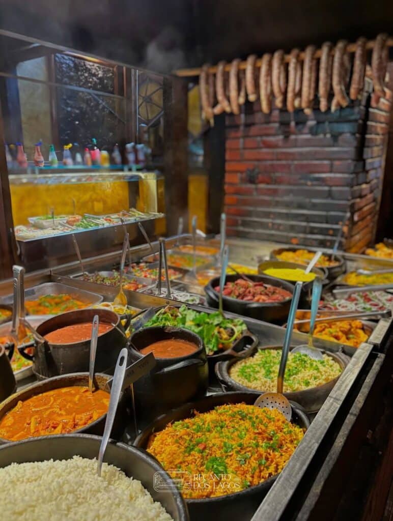 Almoço no Recanto dos Lagos, em Viana