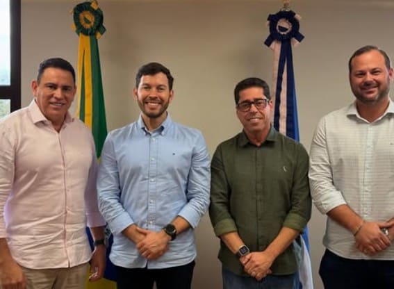 No sentido da leitura: Da Vitória, Arnaldinho, Marcelo Santos e Victor Linhalis. Foto: reprodução Instagram