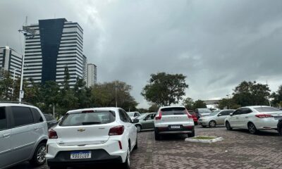 Céu nublado na Praça do Papa, em Vitória