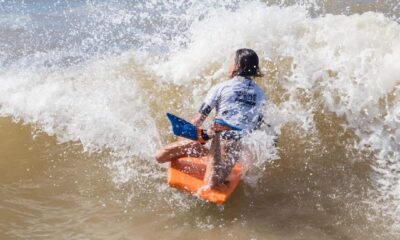 Competidora enfrenta as ondas capixabas no Mundial de Bodyboarding feminino