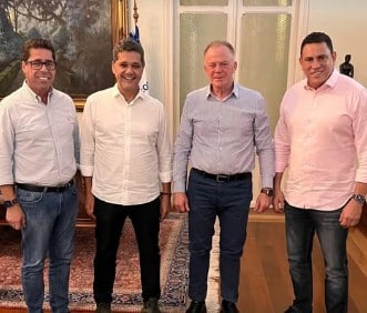 No sentido da leitura: Marcelo Santos Ricardo Ferraço, Renato Casagrande e Josias da Vitória
