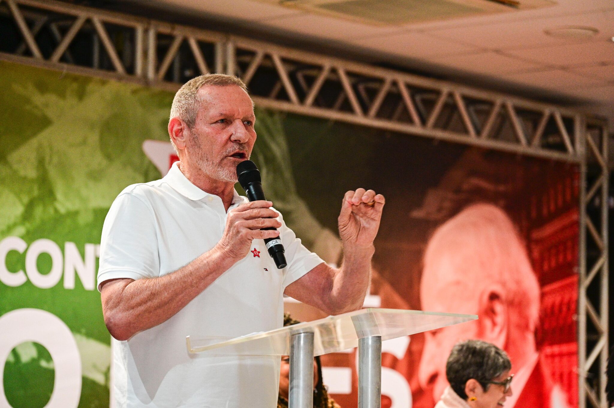 João Coser discursa durante sua posse como presidente estadual do PT-ES (13/09/2025). Foto: Rodrigo Gavini
