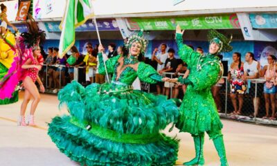 Mestre-sala e porta-bandeira no Carnaval de Vitória