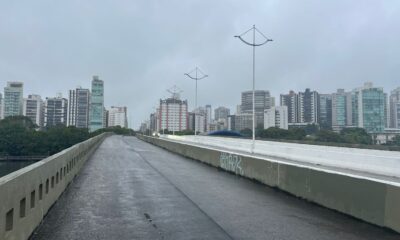 Ponte Airton Sena, em Vitória, no sentido Praia do Canto