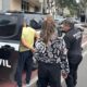 Psicanalista de 63 anos é conduzido por policiais civis após cumprimento de mandado de prisão preventiva em Vila Velha
