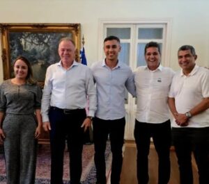 No sentido da leitura: Emanuela Pedroso, Renato Casagrande, Weverson Meireles, Ricardo Ferraço e Sérgio Vidigal. Foto: reprodução Instagram