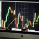 A máxima histórica da Bolsa reflete o otimismo dos investidores, mas especialistas alertam para a importância de manter disciplina e estratégias de longo prazo. Foto: Freepik