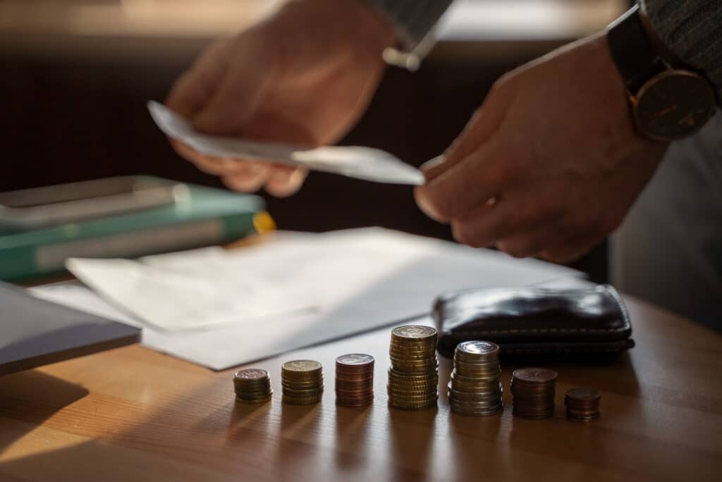 solidez fiscal; conta; economia