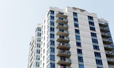 Andar pelado em apartamento não é crime, desde que não haja intenção de se expor a vizinhos. Foto: Reprodução