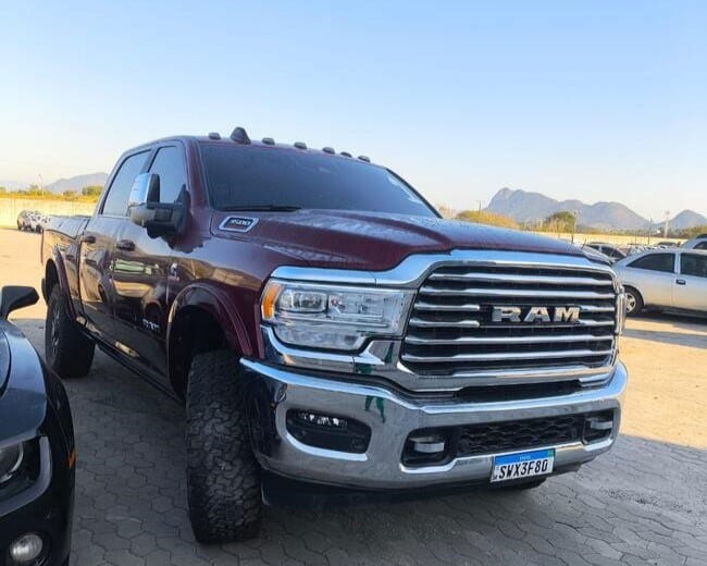 Picape Ram 3500, ano 2023, com valor inicial de R$ 120.000 no leilão do Detran-ES